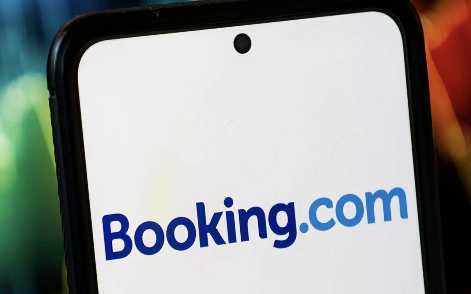 Corporate financial chart demonstrating Booking Holdings free cash flow and working capital float against macroeconomic headwinds