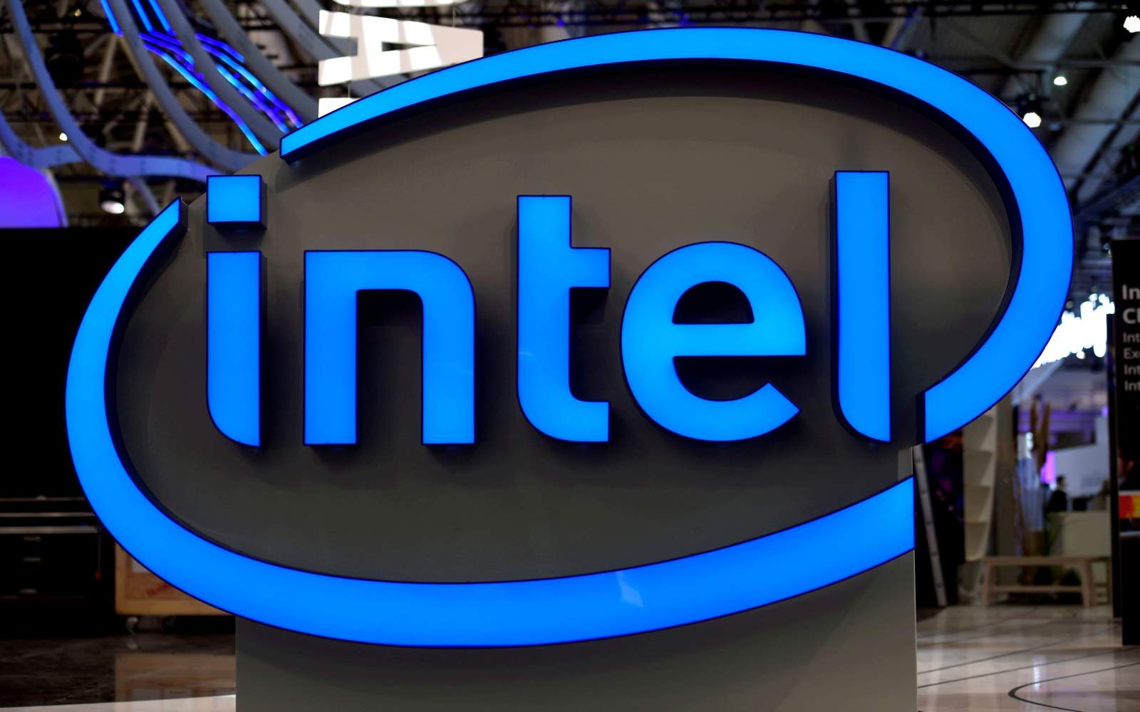 A high-tech semiconductor fabrication plant representing Intel fundamental value and manufacturing turnaround